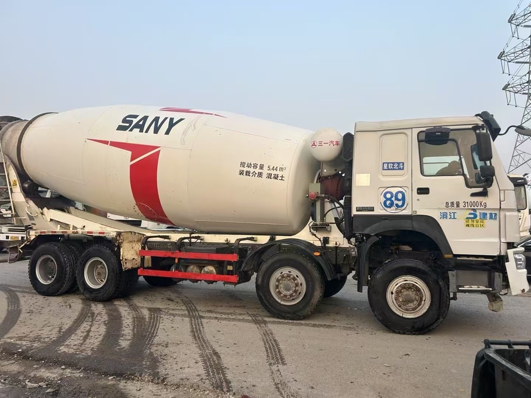 WD615.47 شاحنة مزيج الاسمنت مستعملة Howo 8x4 380HP شاحنات مزيج الاسمنت المستعملة للبيع