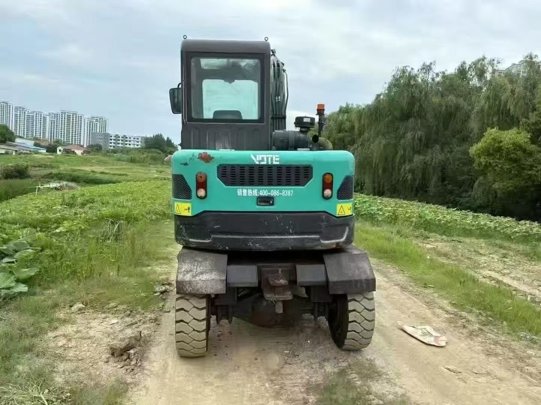 4-Ton Mini Excavator Used Crawler Excavator with 60L Fuel Tank and 75L Hydraulic Reservoir