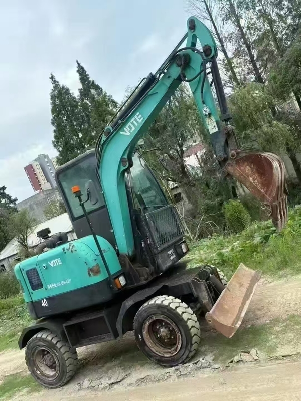 4-Ton Mini Excavator Used Crawler Excavator with 60L Fuel Tank and 75L Hydraulic Reservoir