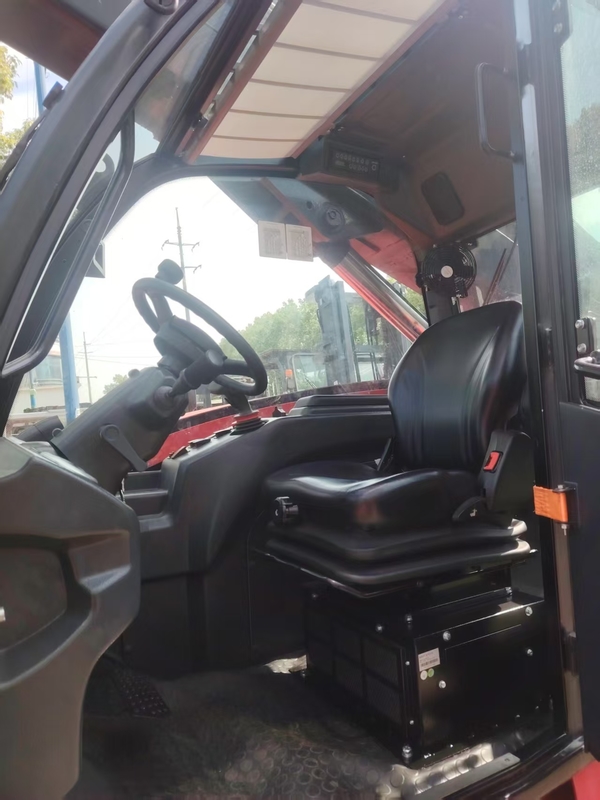 Handling of Heavy Materials The Hangcha T40-180XH16D Second Hand Forklift for Lumber Yards and Agricultural Settings